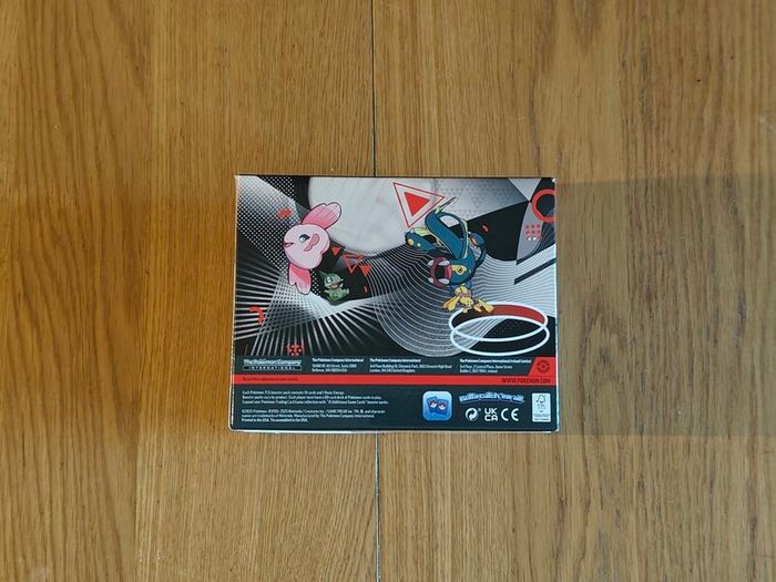 Pokemon Black Bolt & White Flare Mini Tin Display