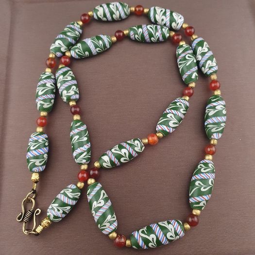 Vintage Venetian Style Feather Desgin Glass Beads Necklace