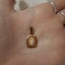 vintage gold cameo pendant Image 4