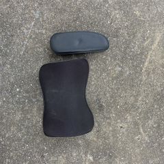 Head and arm rest for car - universal size