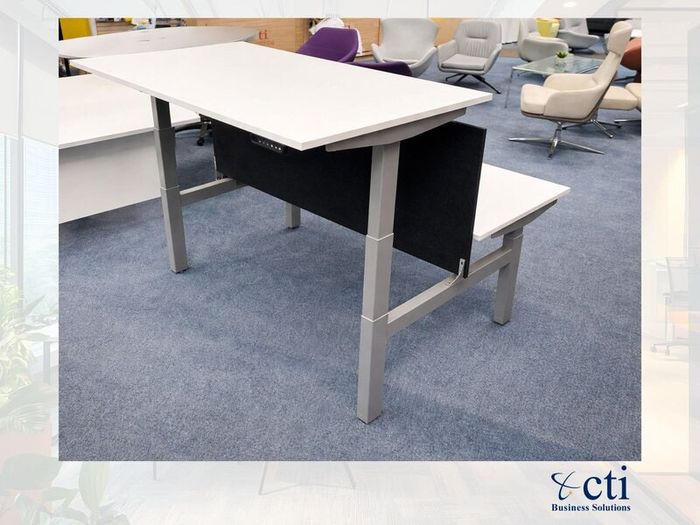 5 x Double Height adjustable Desks With Screen