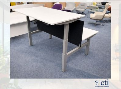 5 x Double Height adjustable Desks With Screen