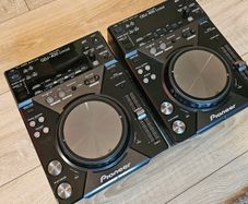 2 x Pioneer CDJ 400 Limited Edition