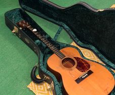 1930's Tenor Guitar in Superior Instrumental Case