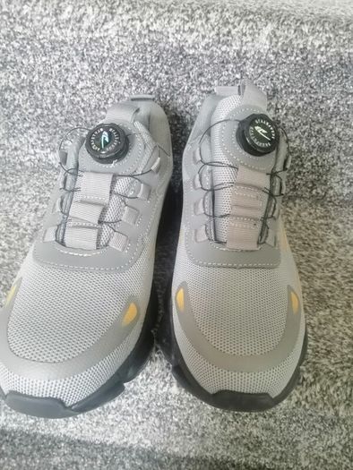 runners steel toe