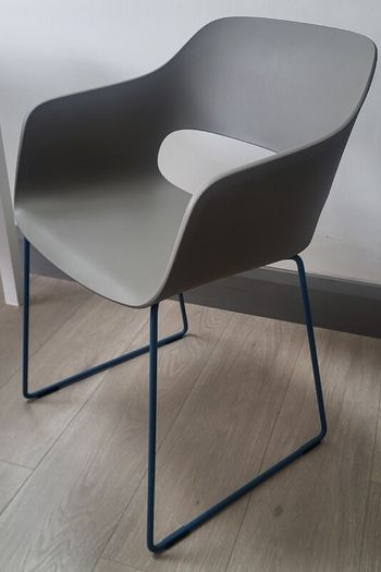 Dining table & 6 chairs