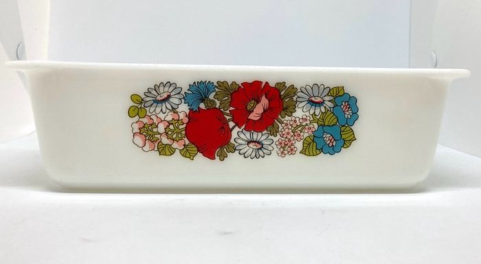 RARE Vintage Pyrex 'Poppy' Milkglass Loaf Dish