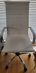 Ergonomic chair