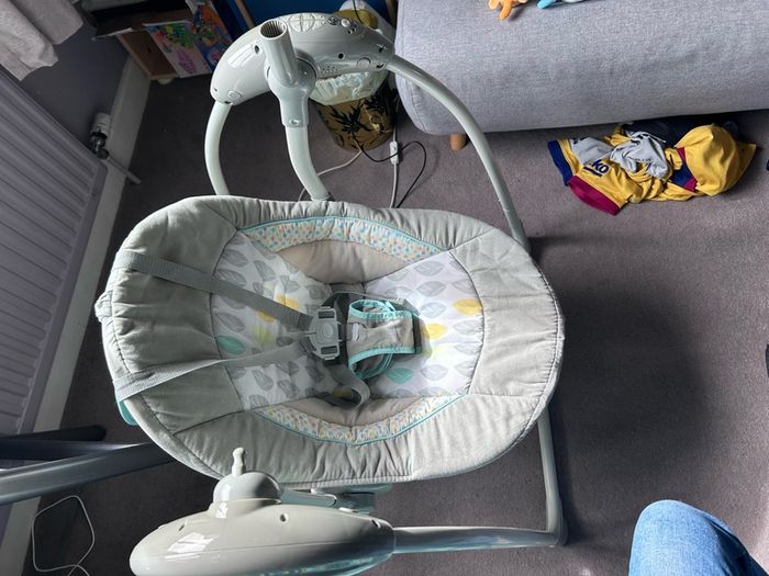 Baby swing