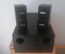 Bose speaker system - 4 satellite speakers and subwoofer