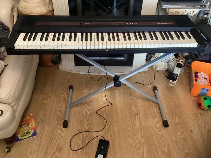 Roland Digital keyboard Piano (76 weight keys) in good condition