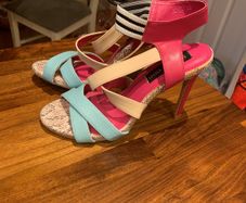Stunning high heels size 5 brand new