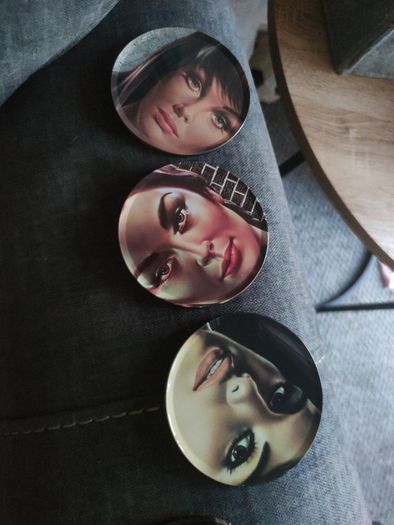 J H Lynch midcentury style coaster set in tin. Beautiful kitsch women art coasters. Tin and Cork coasters in metal tin. Kitsch home decor.