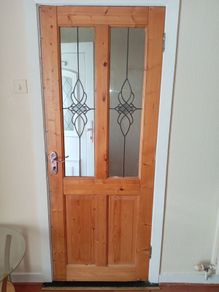 2 pine wood Doors with decorative leaded glass