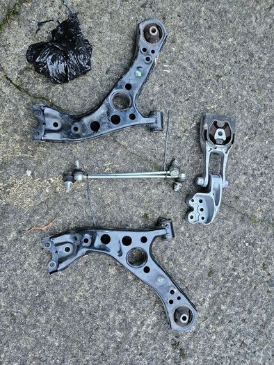 Toyota Corolla Cross 2024 parts