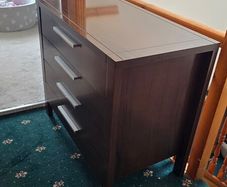 Chest of drawer