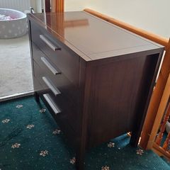 Chest of drawer