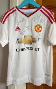manchester united jersey signed