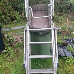 Diy Young man Platform Ladder
