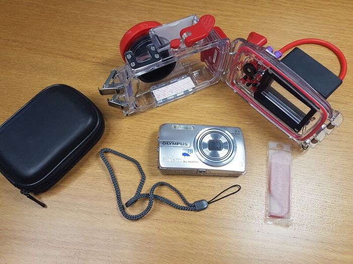Camera with waterproof case up to 50m depth