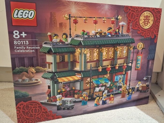 Lego Family Reunion Celebration 80113