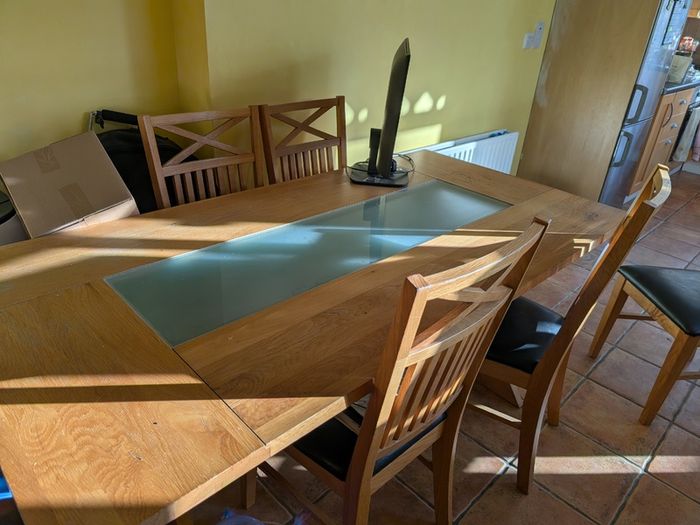 Dining Table and x6 Chairs