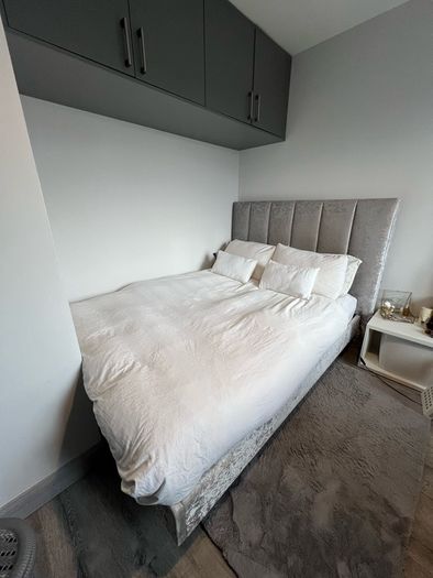4ft6 (135cm) Double Silver Velvet Fabric Bed With USB Ports