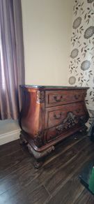 Elegant Chest of Drawers