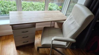 Desk & chair