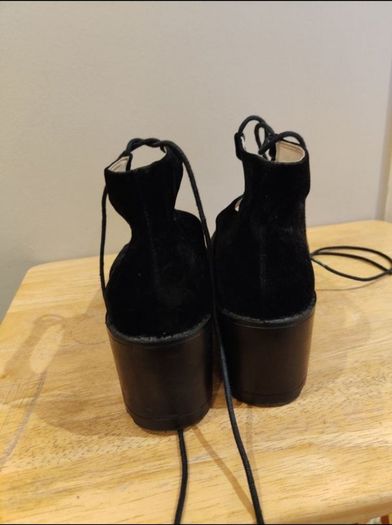 Ladies Shoes