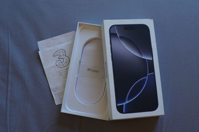 iPhone 16 Pro Max 256GB - Black Titanium (Pristine Condition) + 7 Cases & Extras