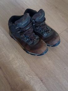 kids hiking boots