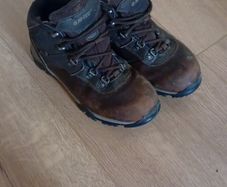 kids hiking boots