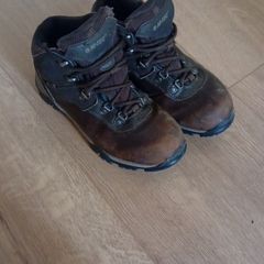 kids hiking boots