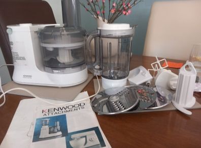 Kenwood Gourmet Food Processor With Blender And Attachments FP505 Powerful 500 Watt Motor
