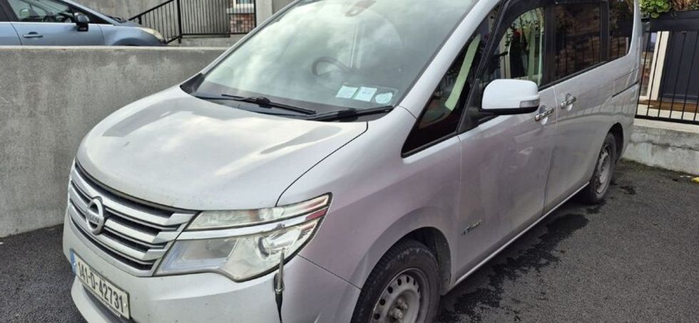 Nissan Serena 2014