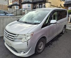 Nissan Serena 2014