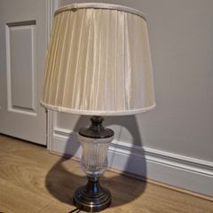 Table lamp