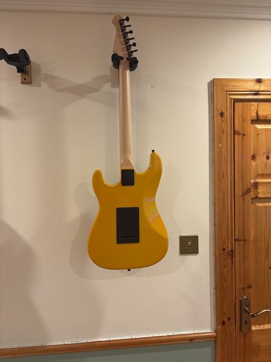GROOVE Strat copy really unusual colour . Nice . Made ( assembled ? in Canada