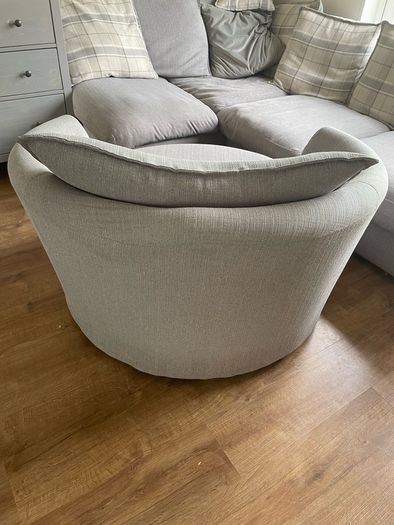 Swivel chair