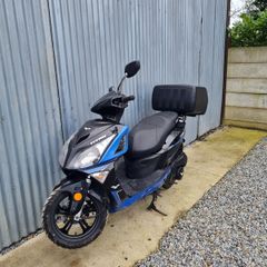 Lexmoto TITAN 125cc Scooter