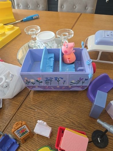 Peppa Pig Dolls house and bundle