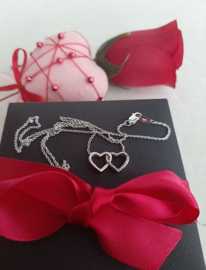 New silver pendant with real diamonds