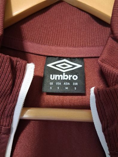Umbro Mens Track Top. Classic Diamond Sleeve Design Umbro Track Top. Collect In Dublin Or Receive Via Post.