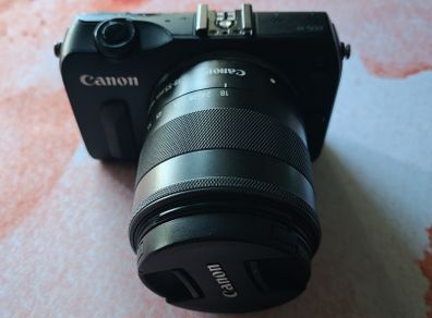 Canon EOS M + Kit Lens 18-55mm