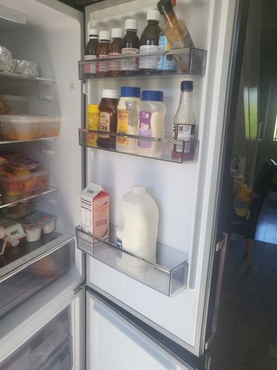 Clean fridge