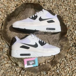 Lightweight Nike Air Max 90 Panda