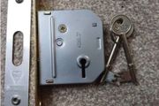 YALE lock - 2 keys