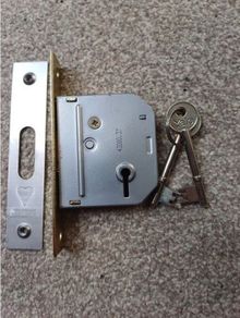 YALE lock - 2 keys