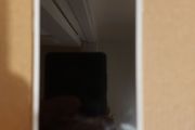 Apple Iphone 7, White front, silver Back, 32GB, not Powering on, for parts or repair, excellent cosmetic condition
